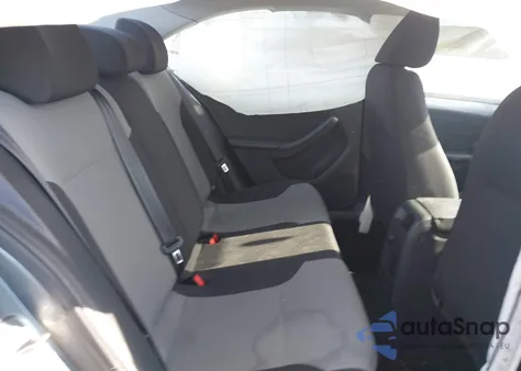 2017 Volkswagen Jetta 1.4T S z USA, uszkodzony, nr VIN 3VW2B7AJ5HM335862